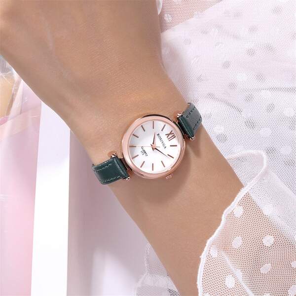 

Round Pointer Quartz Watch