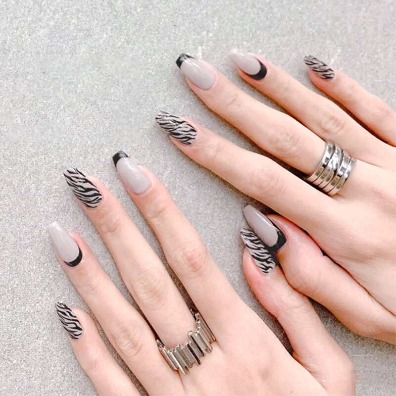 

24pcs Graphic Fake Nail, Multicolor