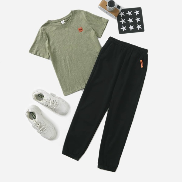 

Boys Letter Patch Tee & Sweatpants Set, Multicolor