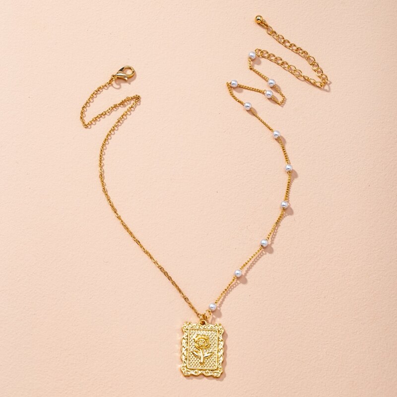 

Floral Engraved Pendant Necklace, Gold
