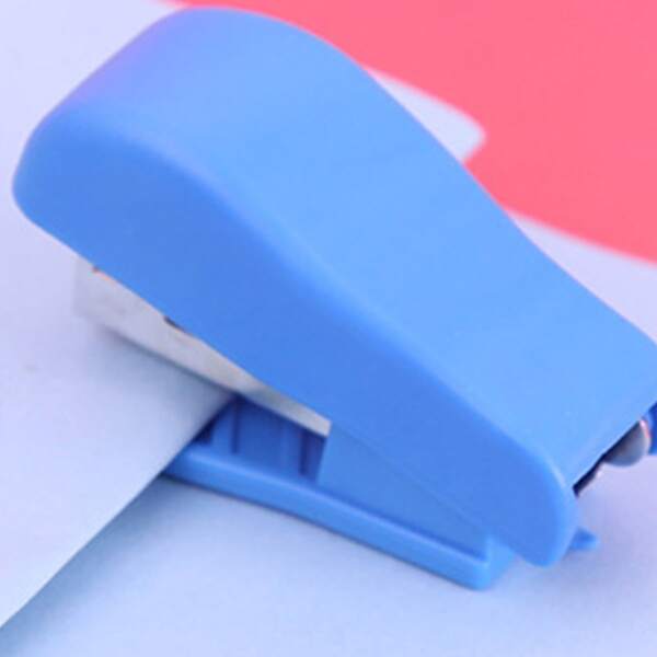 

1set Random Stapler & Staples, Multicolor