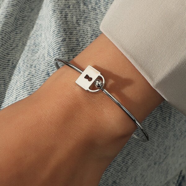 

Men Lock Design Bangle, Silver