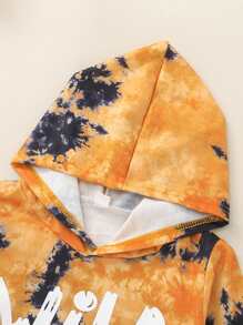 小男童字母圖案紮染連帽衫和衛褲