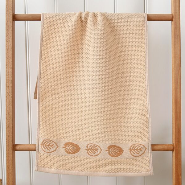 

1pc Leaf Pattern Towel, Khaki