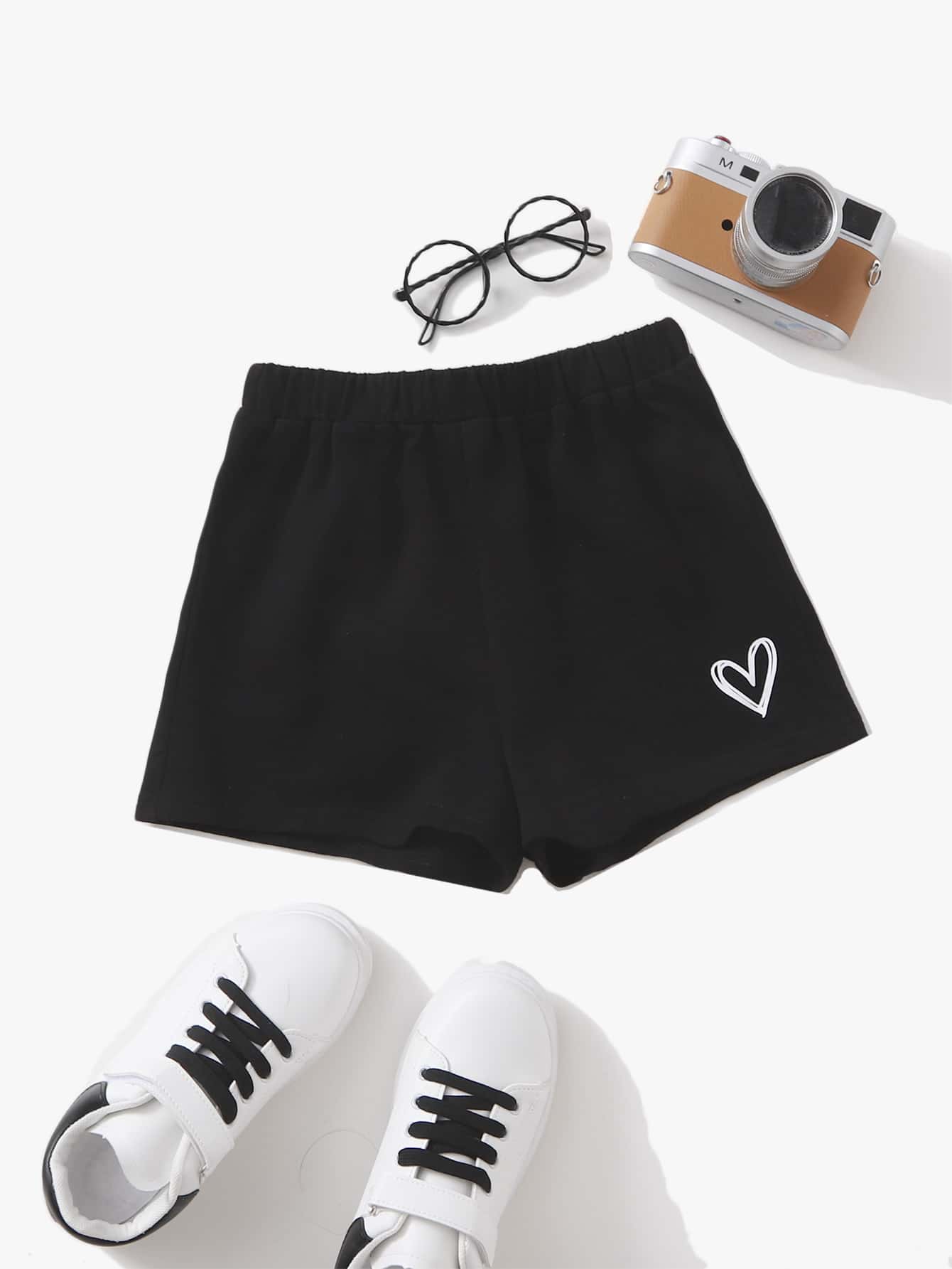 SHEIN Girls Heart Print Elastic Waist Shorts - Black - View 1