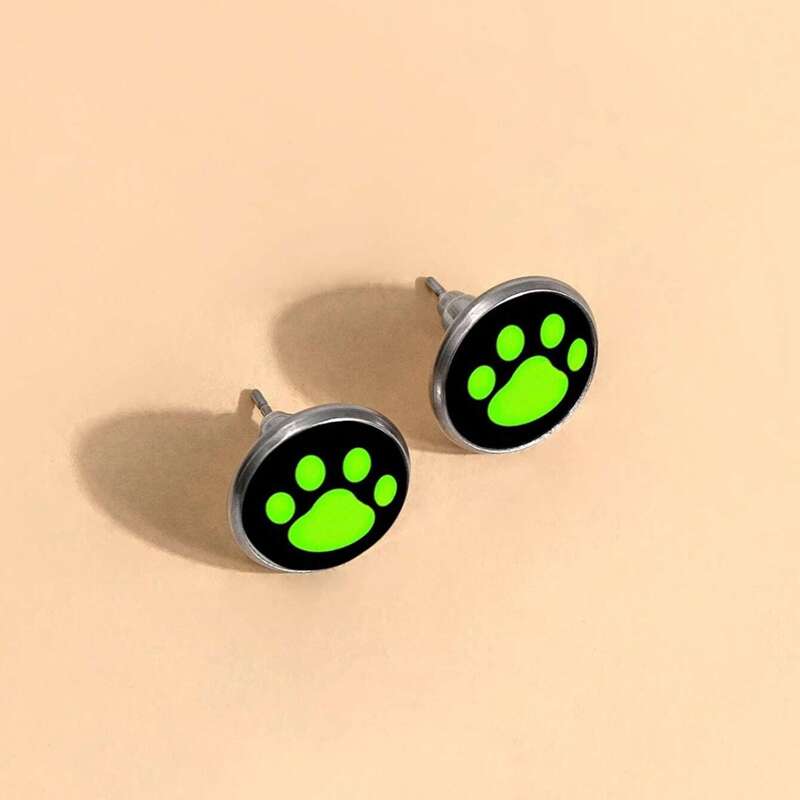 

Paw Print Decor Earrings, Green