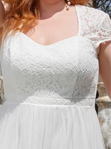 EVERPRETTY Plus Contrast Lace Mesh Wedding Dress - White - View 7