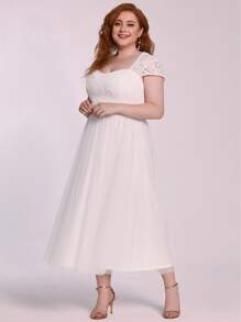 EVERPRETTY Plus Contrast Lace Mesh Wedding Dress - White - View 4