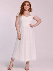 EVERPRETTY Plus Contrast Lace Mesh Wedding Dress - White - View 5