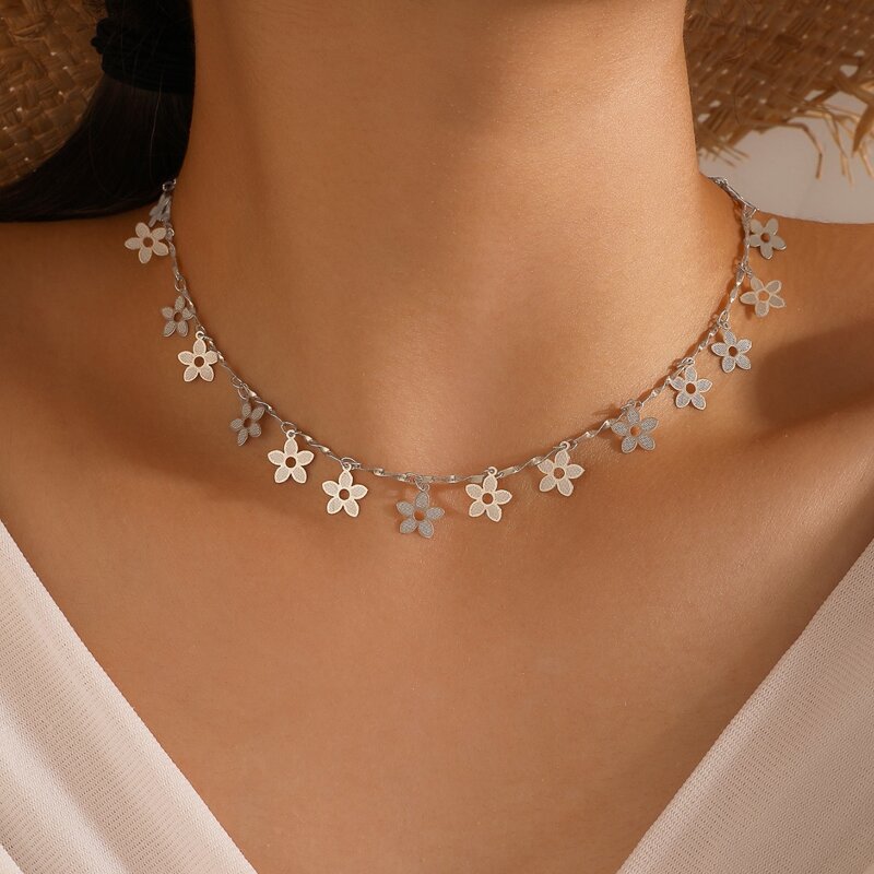 

1pc Flower Necklace, Silver