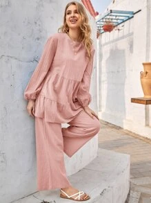 Mulvari 燈籠袖荷葉邊下擺上衣和寬管褲子套裝 - 淺粉色 - 查看 3
