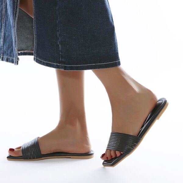 

Minimalist Slide Sandals, Black