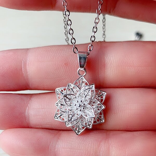 

Flower Charm Necklace, Silver