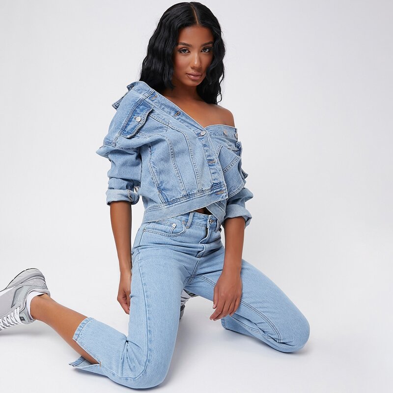 

Straight Leg Slit Hem Cropped Jeans, Light wash