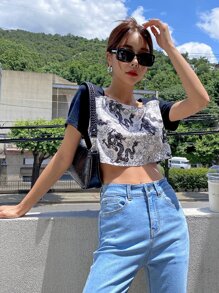 DAZY Chinese Dragon Print Crop Tee - Black and White - View 5