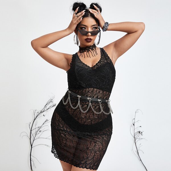 

Plus Scallop Trim Chain Linked Lace Slips With Thong, Black