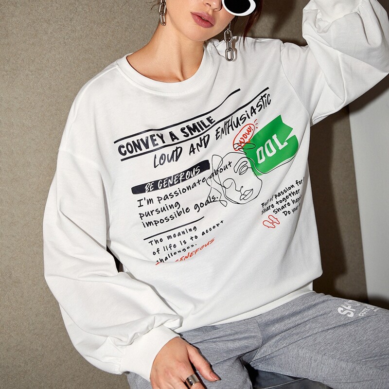 

Figure & Slogan Graphic Drop Shoulder Sweatshirt, White