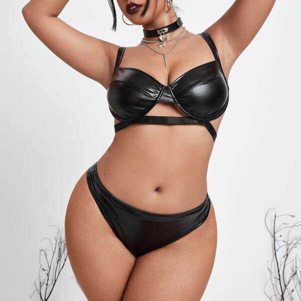 

Plus PU Criss Cross Back Lingerie Set, Black