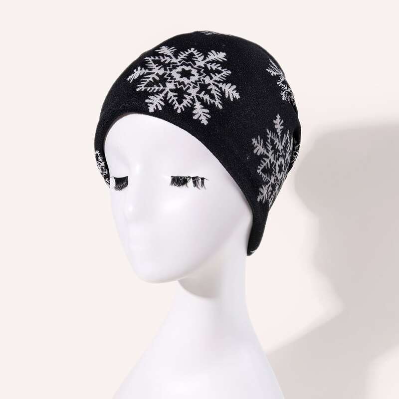 

Snowflake Graphic Hat, Black