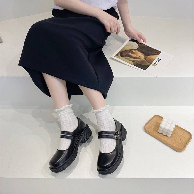 

Minimalist Mary Jane Pumps, Black