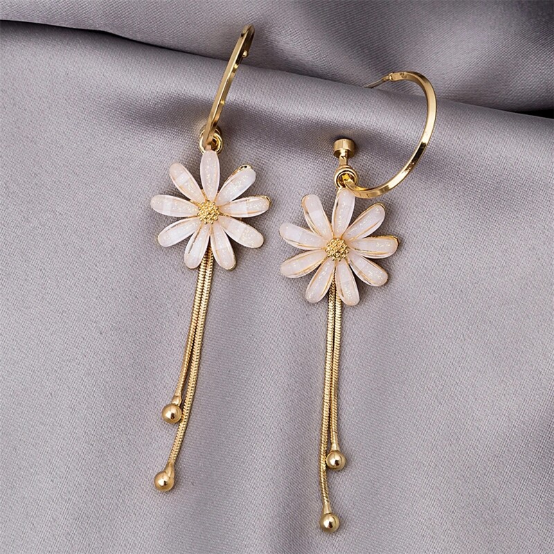 

Flower Drop Earrings, Gold