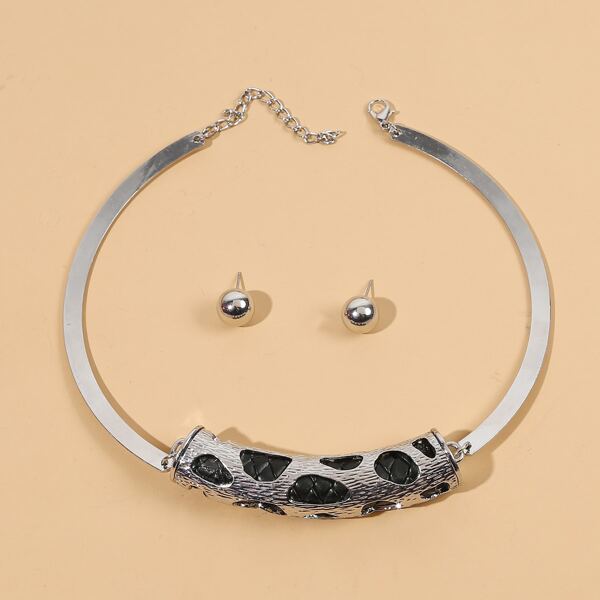 

Minimalist Necklace & Stud Earrings, Silver