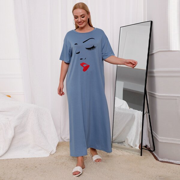 

Plus Figure Graphic Drop Shoulder Night Dress, Blue