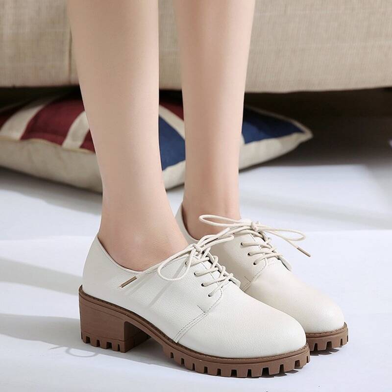 

Lace Up Front Oxford Pumps, White