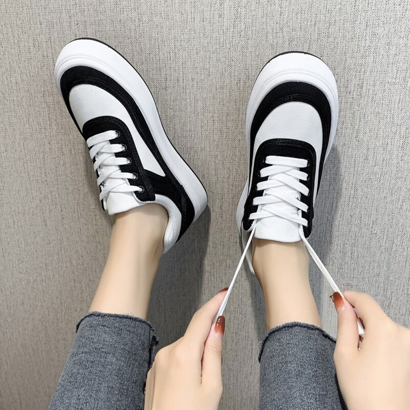 

Lace Up Front Skate Shoes, Black