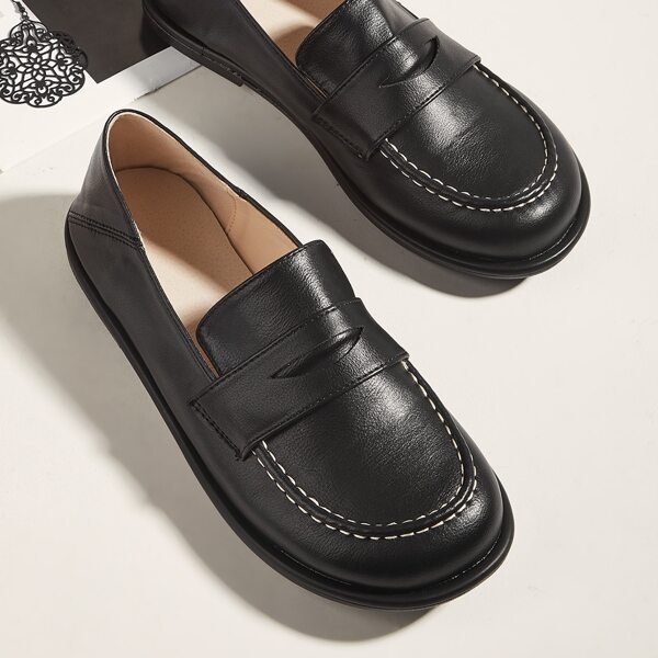 

Minimalist Flat Loafers, Black