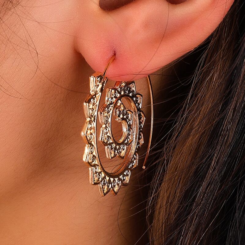 

Hollow Out Hoop Earrings, Gold