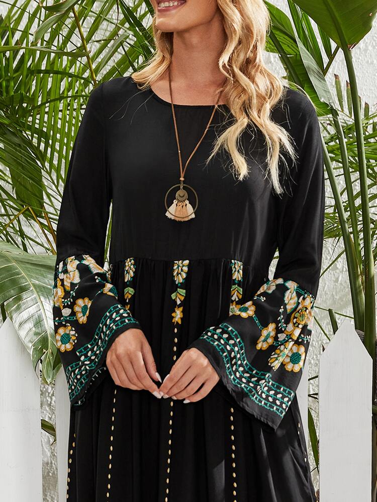 EMERY ROSE 花卉圖案荷葉袖娃娃裙 - 黑色 - 查看 5