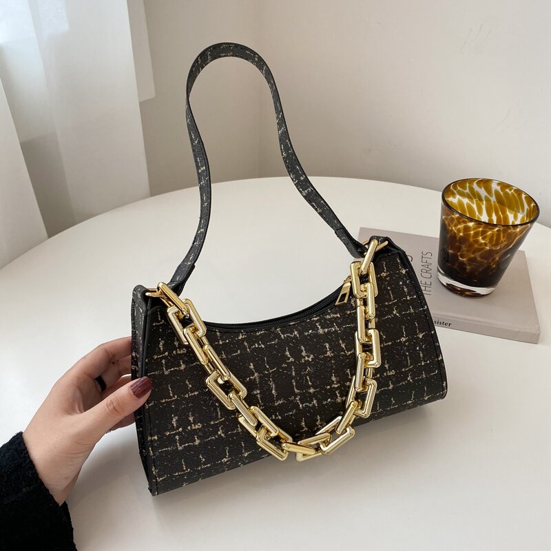 

Chain Decor Baguette Bag, Black