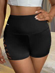 Letter Graphic Criss Cross Biker Shorts - الأسود - مشاهدة 3