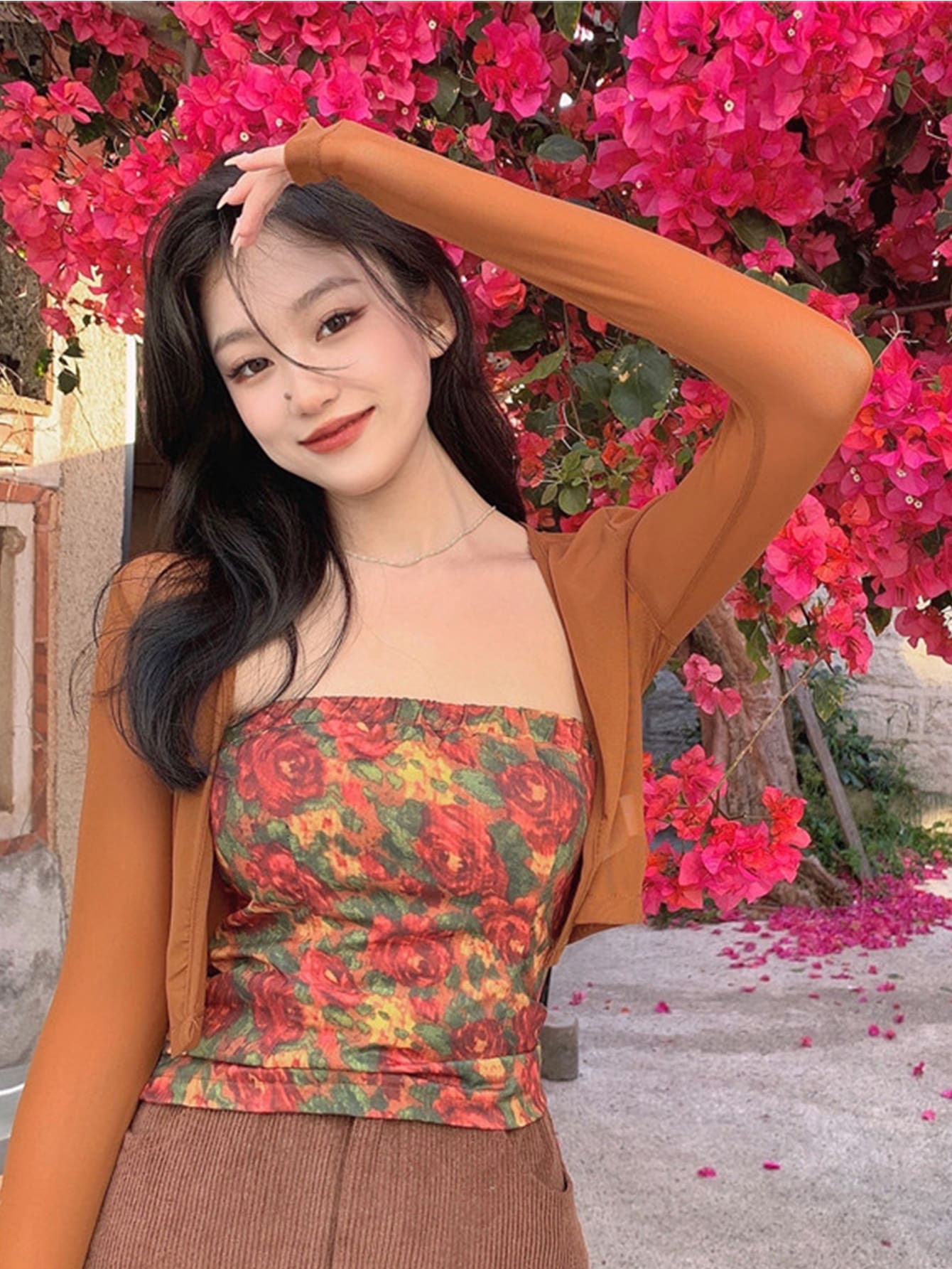 素色半透明短款上衣