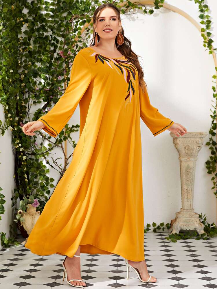Vestido con diseño bordado - Amarillo - Añade 5
