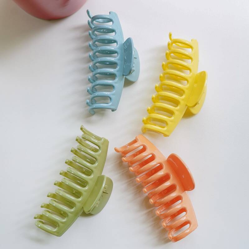 

4pcs Solid Hair Claw, Multicolor