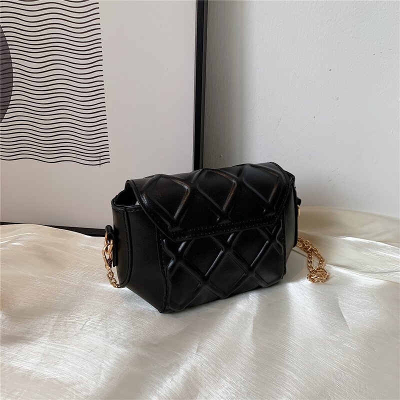 

Quilted Chain Strap Crossbody Bag, Black