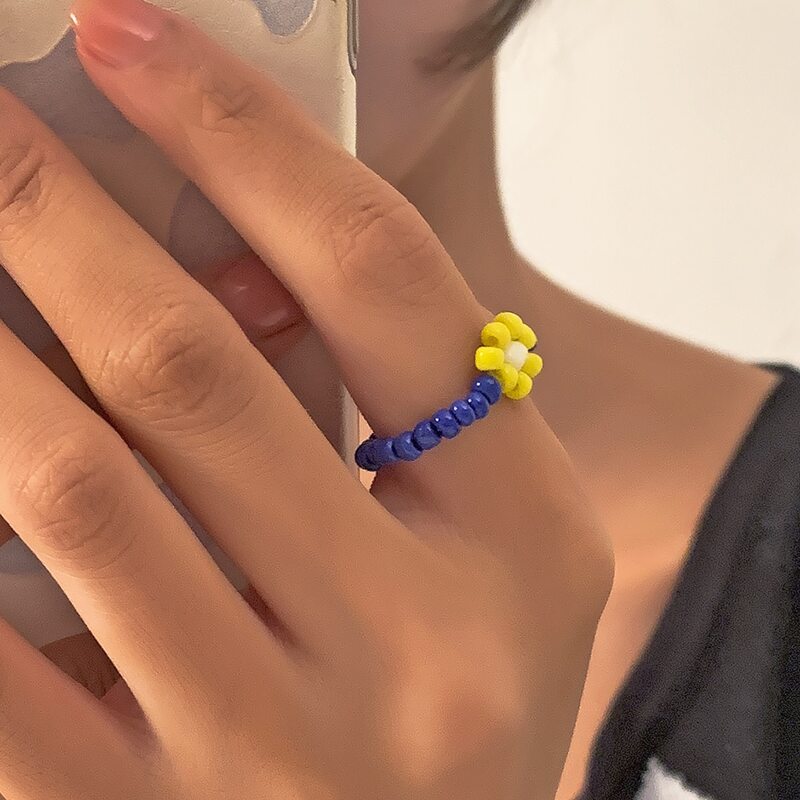 

Flower Beaded Ring, Royal blue