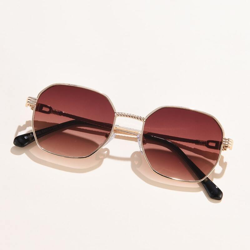 

Metal Frame Tinted Lens Sunglasses