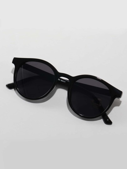 一副男女通用圆形时尚太阳镜，适合钓鱼、旅行、运动、驾驶、节日装扮、夏季配饰、海滩、音乐节、郊游、度假、家庭旅行、优雅着装、街头风配饰、运动风、派对、户外活动、街头风、假日、假期、高尔夫、徒步旅行、户外活动等场合。