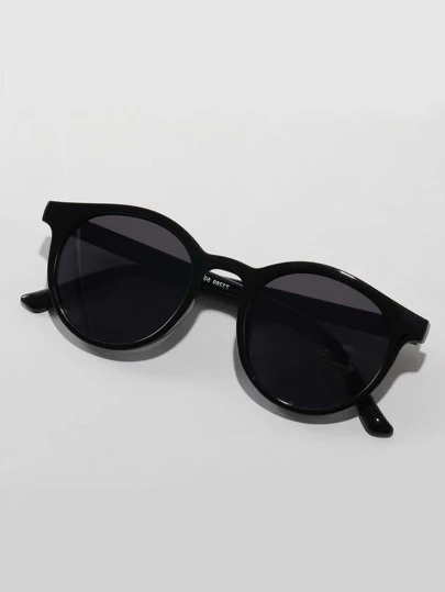 一副男女通用圆形时尚太阳镜，适合钓鱼、旅行、运动、驾驶、节日装扮、夏季配饰、海滩、音乐节、郊游、度假、家庭旅行、优雅着装、街头风配饰、运动风、派对、户外活动、街头风、假日、假期、高尔夫、徒步旅行、户外活动等场合。