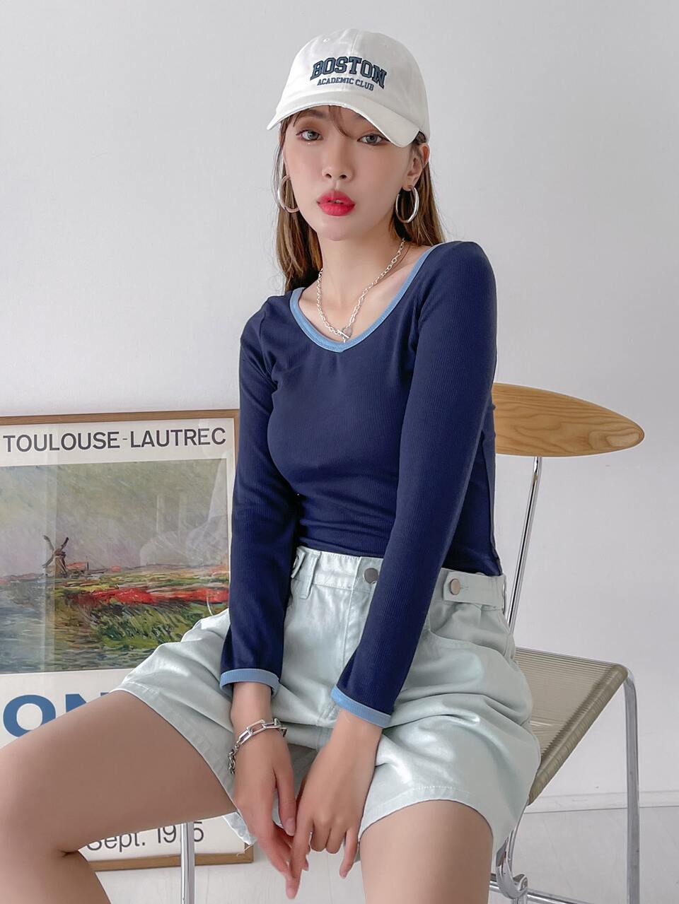 Scoop Neck Contrast Binding Crop Tee