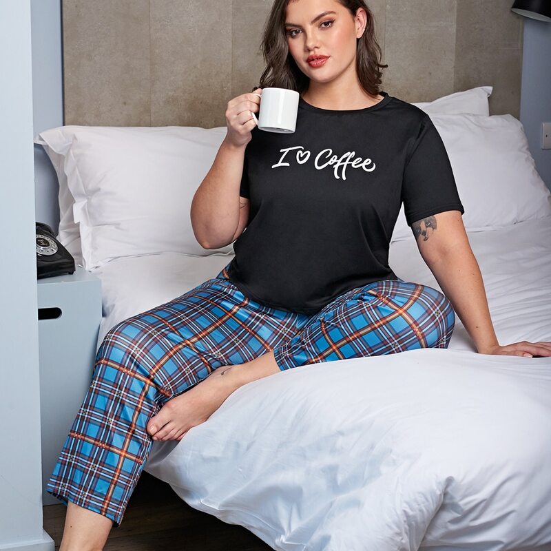 

Plus Letter Graphic Tee & Plaid Pants PJ Set, Black