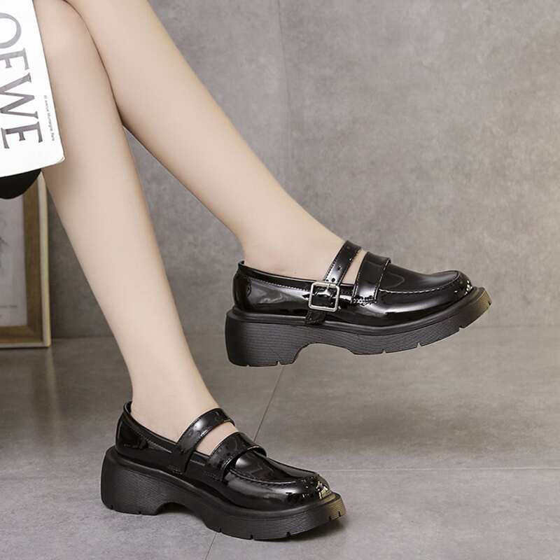 

Minimalist Buckle Decor Mary Janes, Black