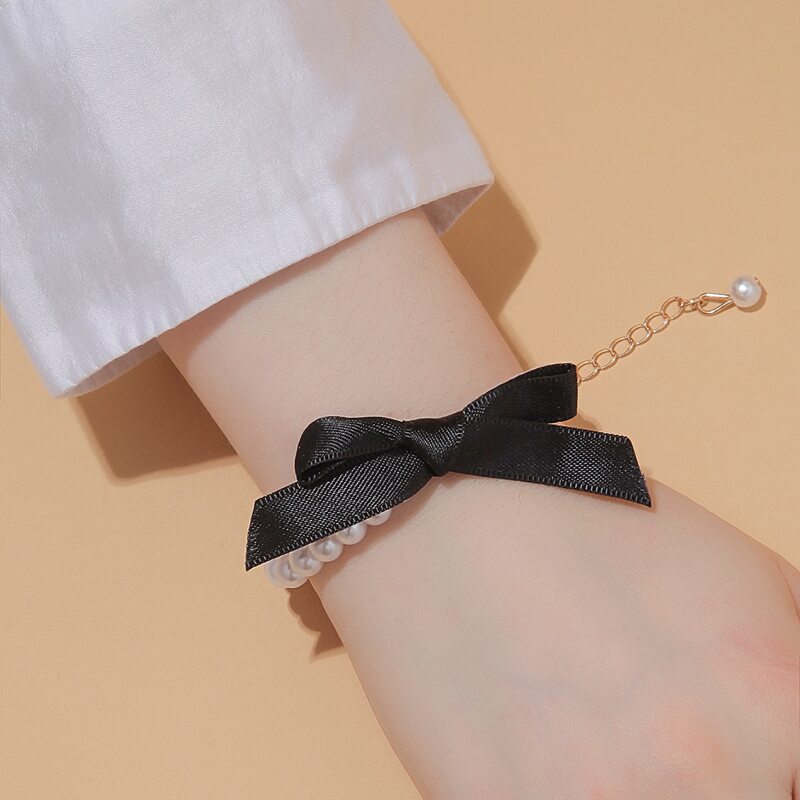 

Bow Decor Beaded Bracelet, White
