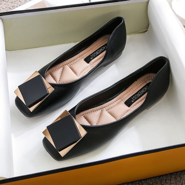 

Minimalist Metal Decor Ballet Flats, Black