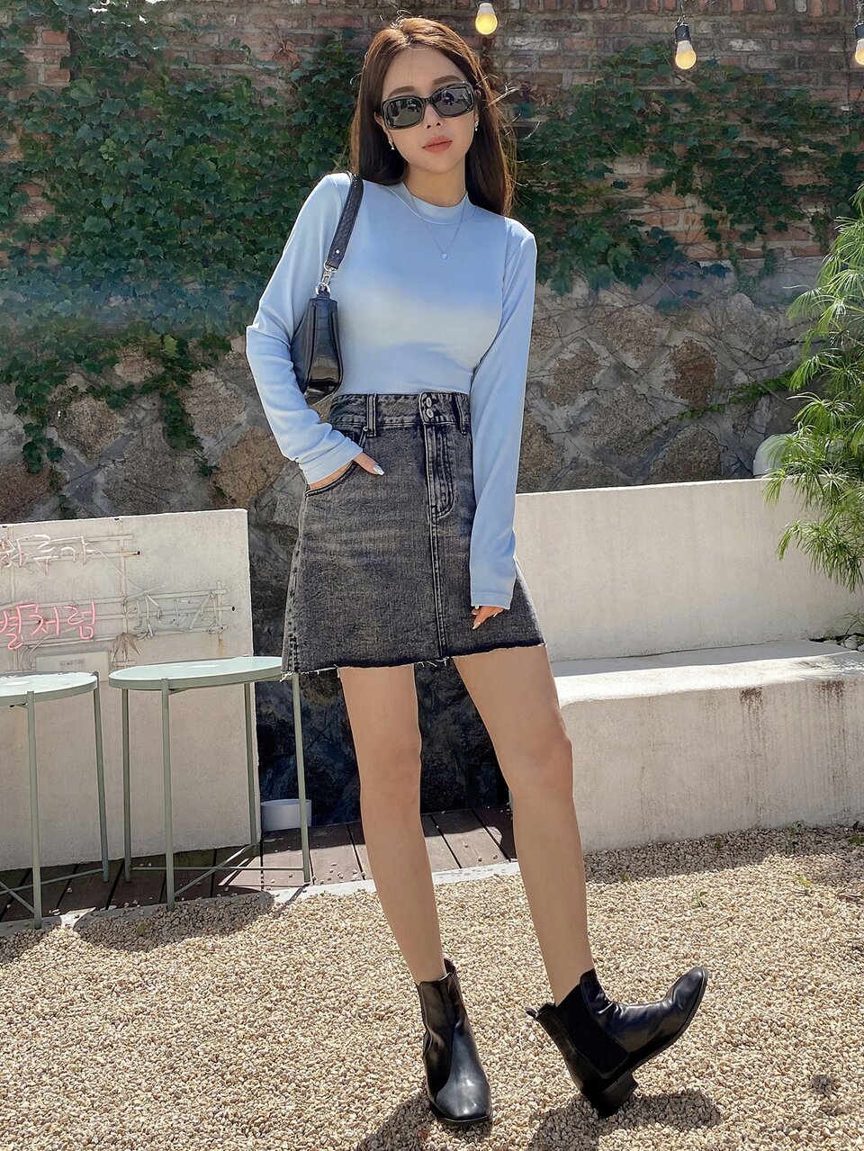 Solid Mock Neck Slim Tee