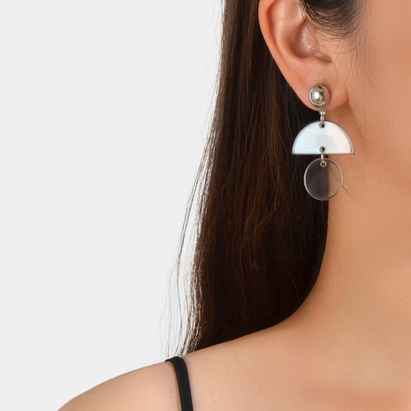 

Clear Round Drop Earrings