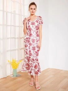 Mulvari Allover Floral Mermaid Hem Dress - Red and White - View 7